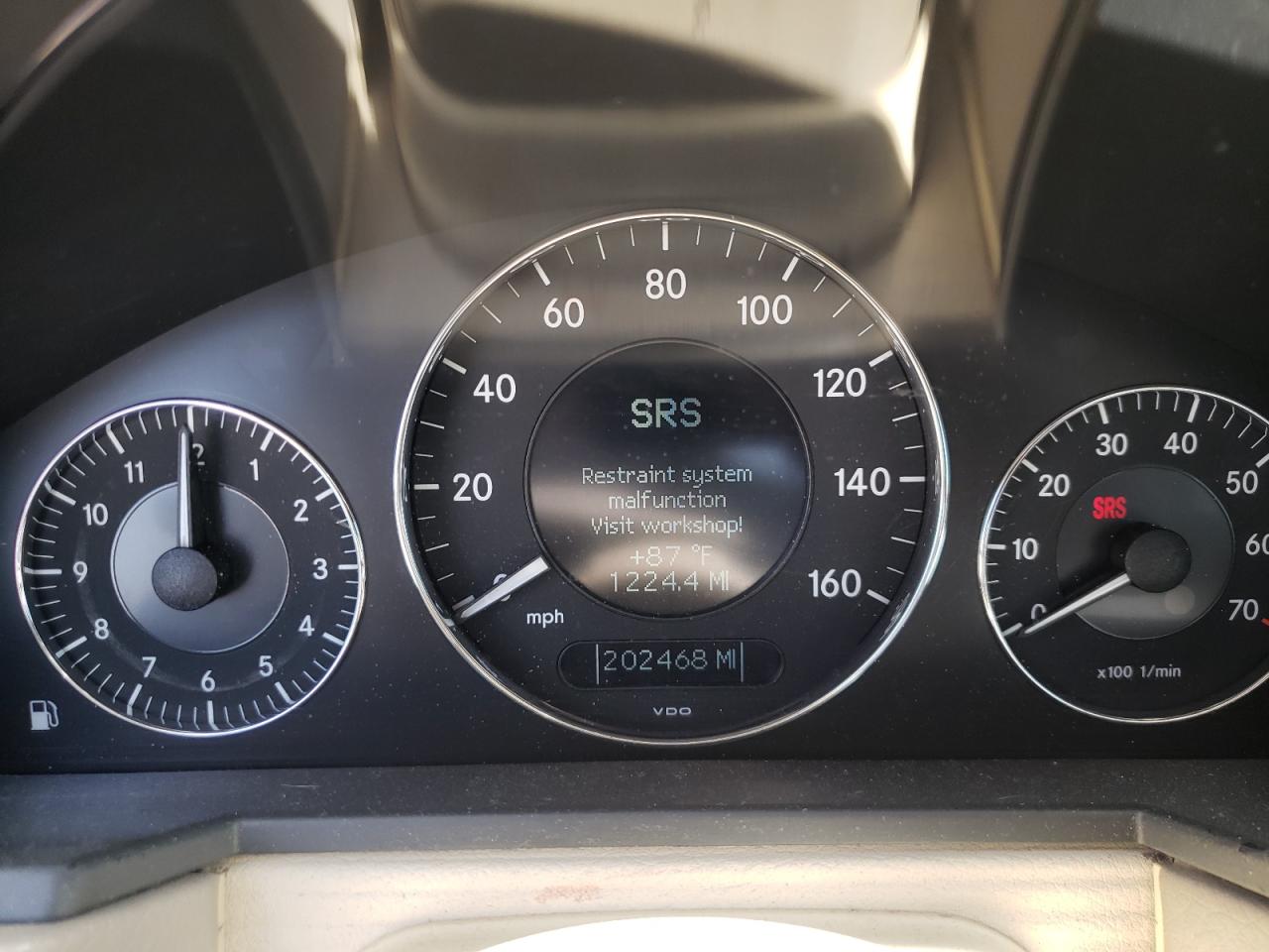 Photo 8 from auction – 2004 MERCEDES-BENZ E 320 with VIN WDBUF65J74A431535