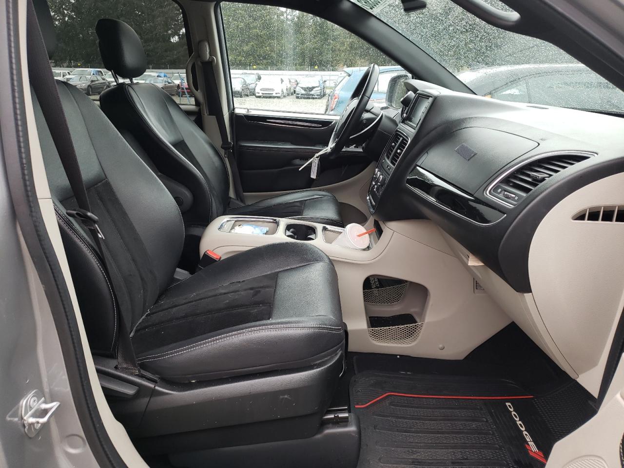 Photo 5 from auction – 2017 DODGE GRAND CARA with VIN 2C4RDGCG6HR746595