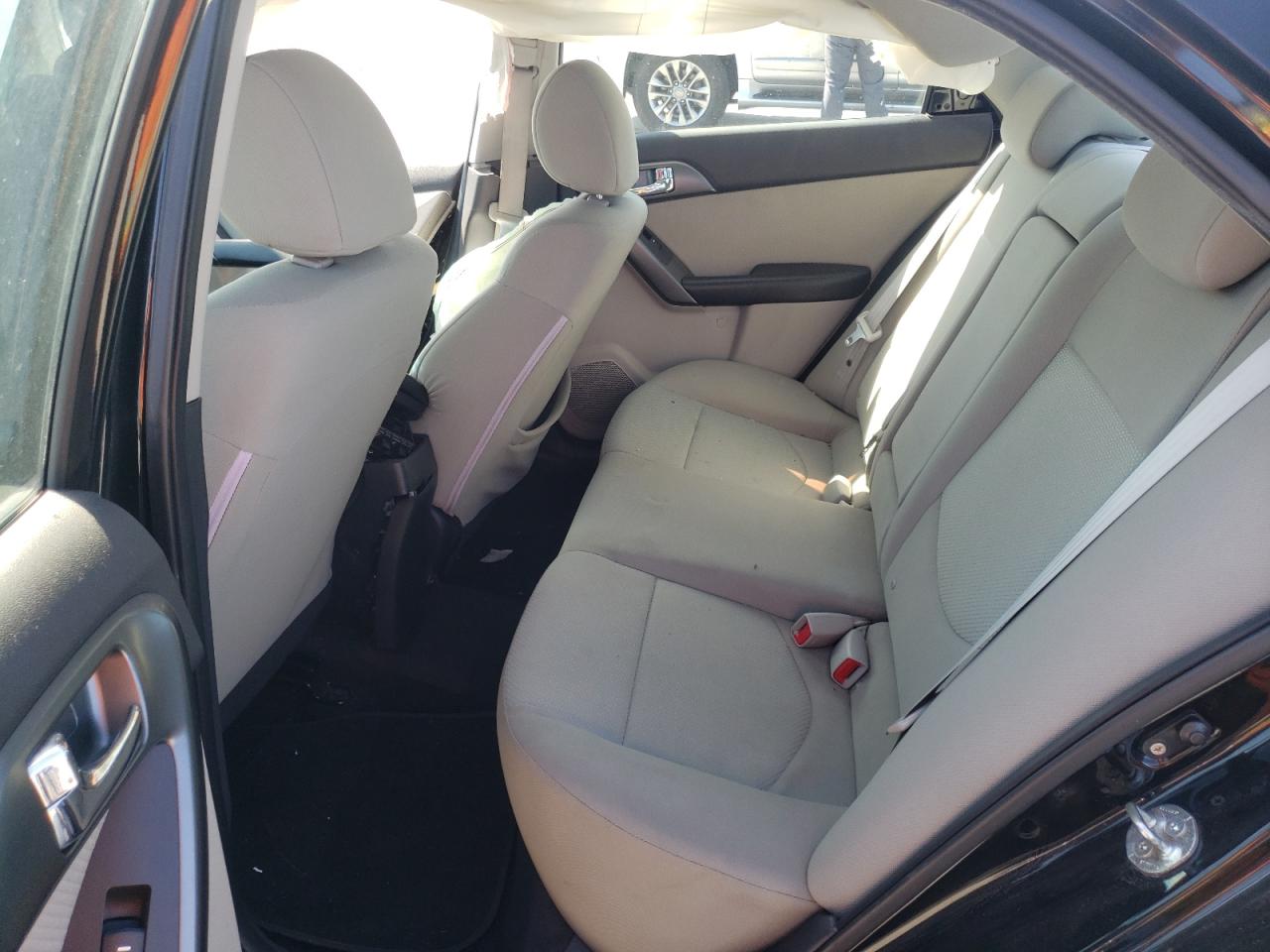 Photo 6 from auction – 2013 KIA FORTE EX with VIN KNAFU4A20D5684821