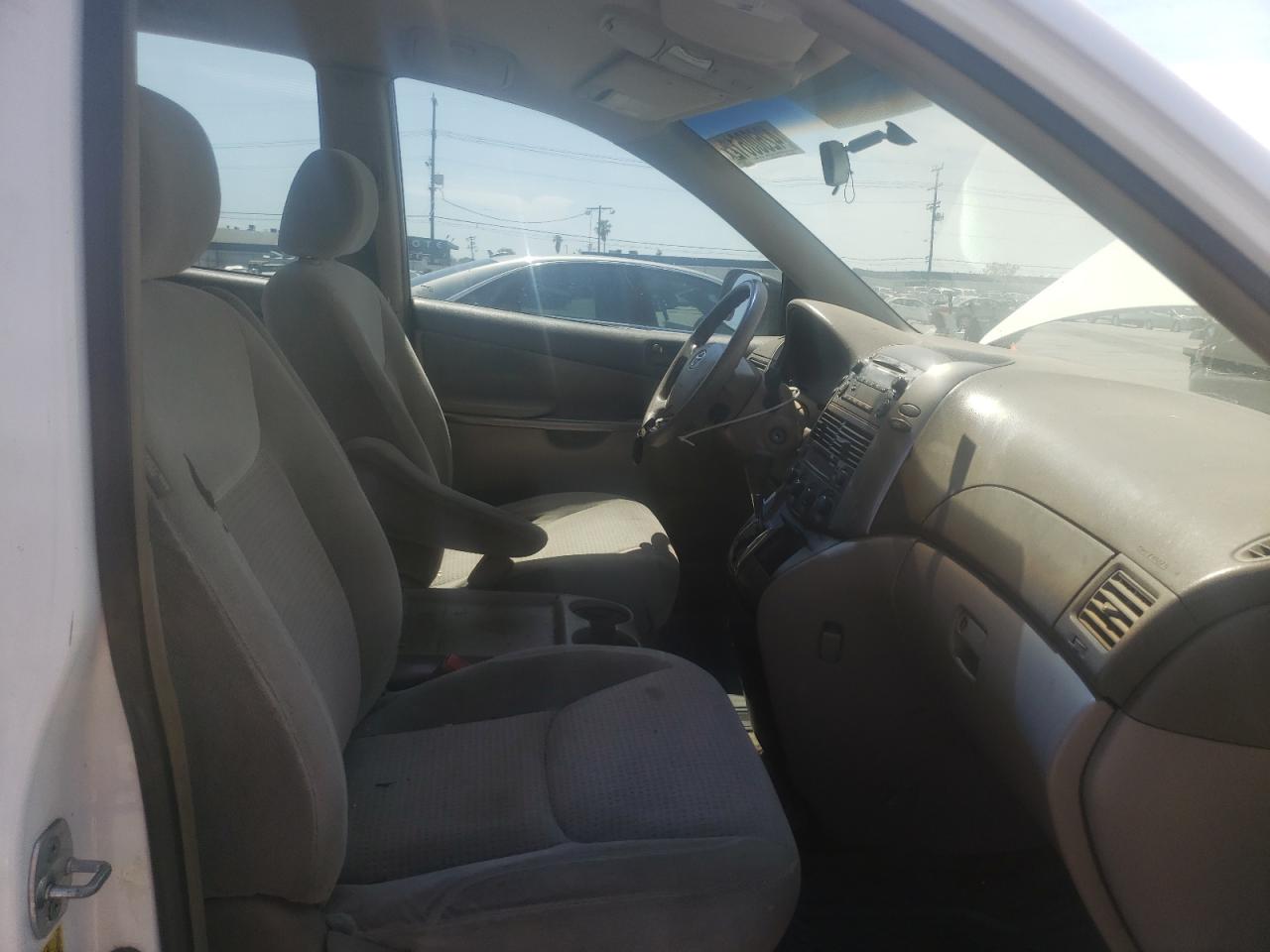 Photo 5 from auction – 2006 TOYOTA SIENNA CE with VIN 5TDZA23C76S522734