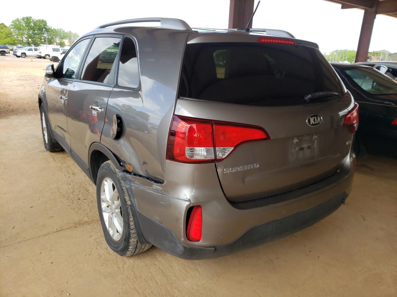 Photo 3 from auction – 2015 KIA SORENTO LX with VIN 5XYKT3A67FG643050