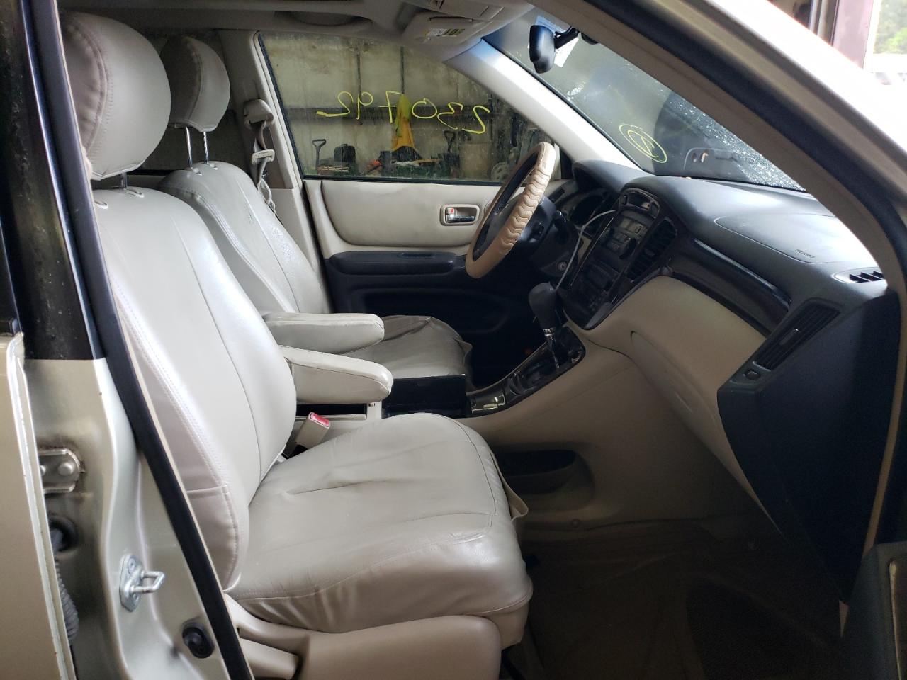 Photo 5 from auction – 2002 TOYOTA HIGHLANDER with VIN JTEGF21A520061553