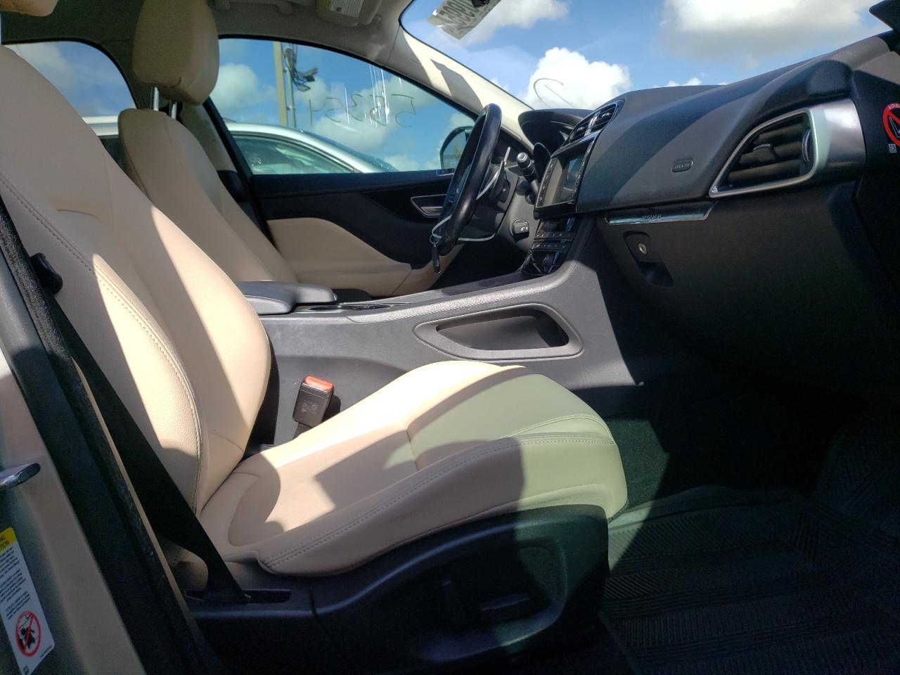 Photo 5 from auction – 2017 JAGUAR F-PACE PRE with VIN SADCJ2BV5HA068495