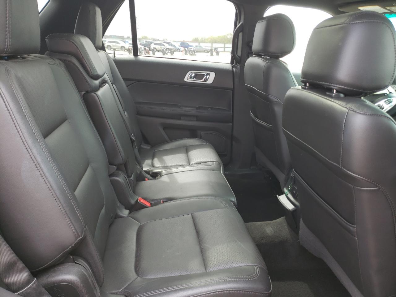 Photo 6 from auction – 2015 FORD EXPLORER L with VIN 1FM5K8F86FGC13090