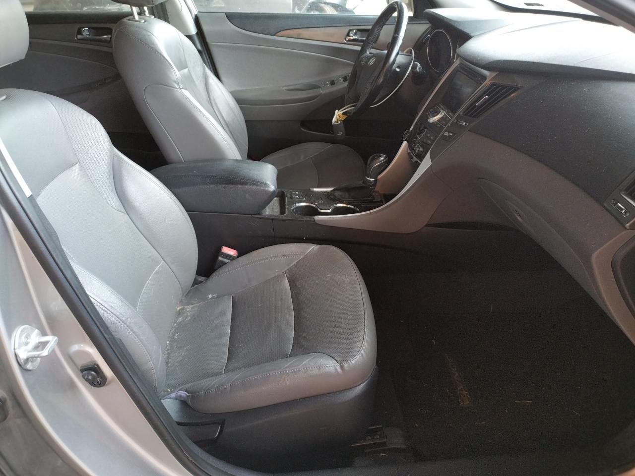 Photo 5 from auction – 2013 HYUNDAI SONATA HYB with VIN KMHEC4A49DA074227