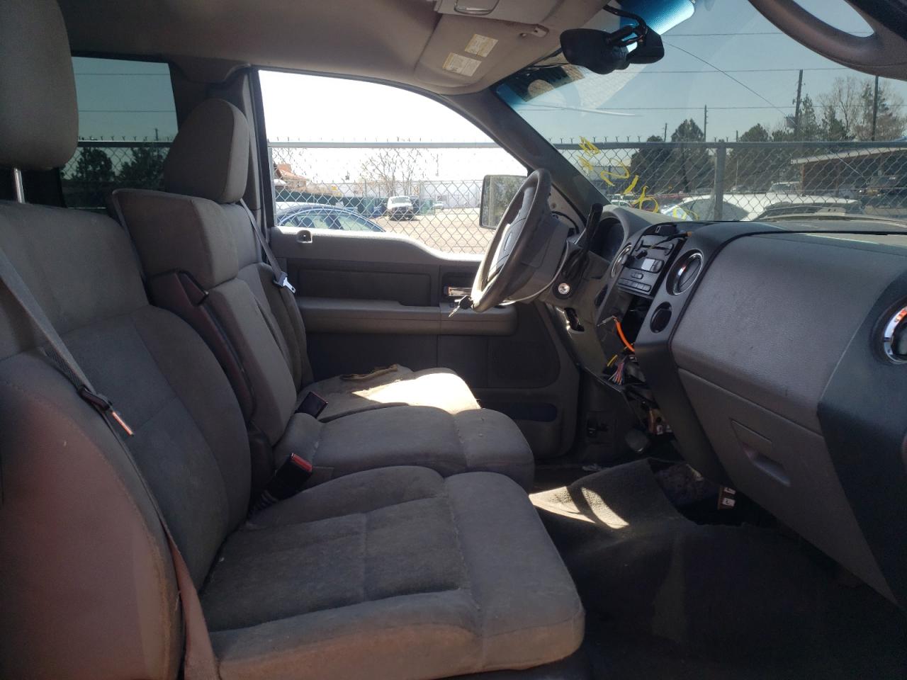Photo 5 from auction – 2004 FORD F150 with VIN 1FTPX14564FA10511