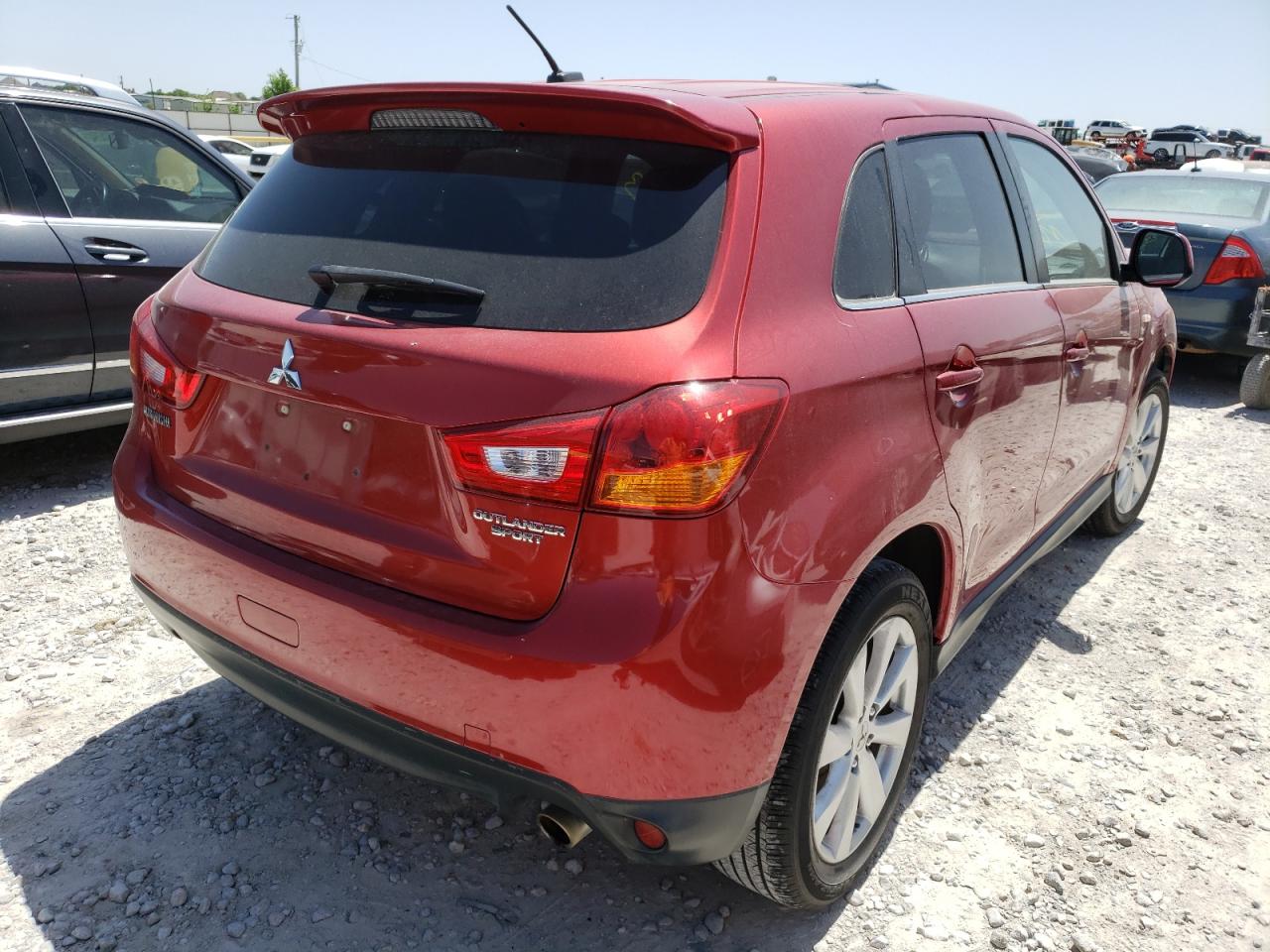 Photo 4 from auction – 2013 MITSUBISHI OUTLANDER with VIN 4A4AP4AU3DE012685