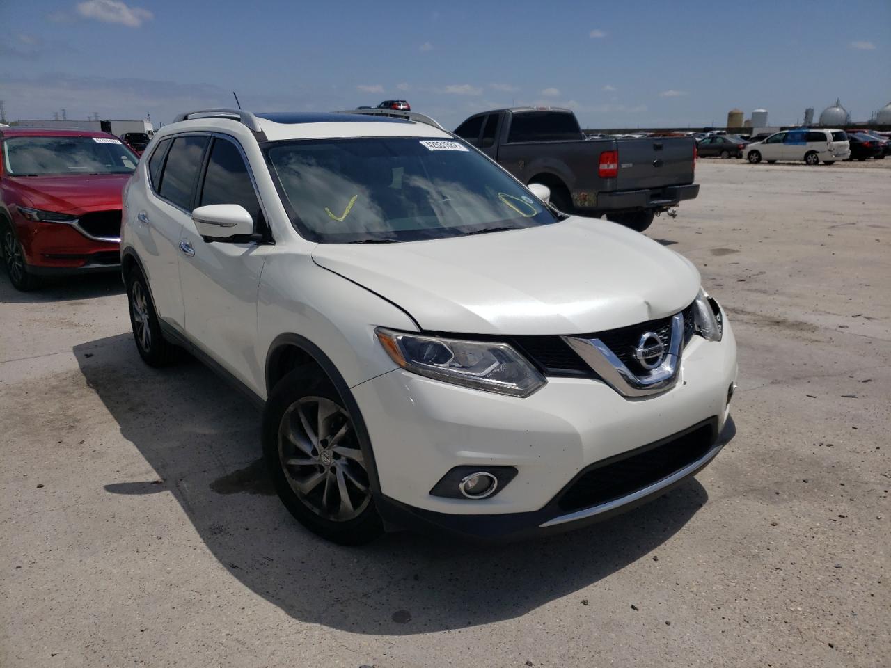 NISSAN ROGUE S 2015 with VIN 5N1AT2MT5FC779586 - Photo from auction