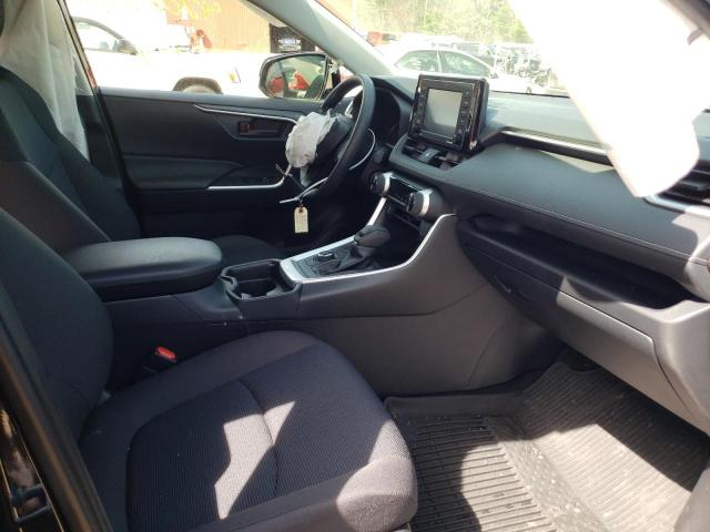 Photo 5 from auction – 2021 TOYOTA RAV4 LE with VIN JTMMWRFVXMD126422