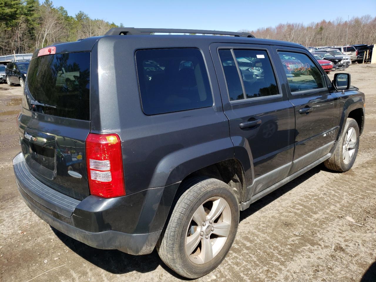 Photo 4 from auction – 2011 JEEP PATRIOT SP with VIN 1J4NF1GB8BD124248