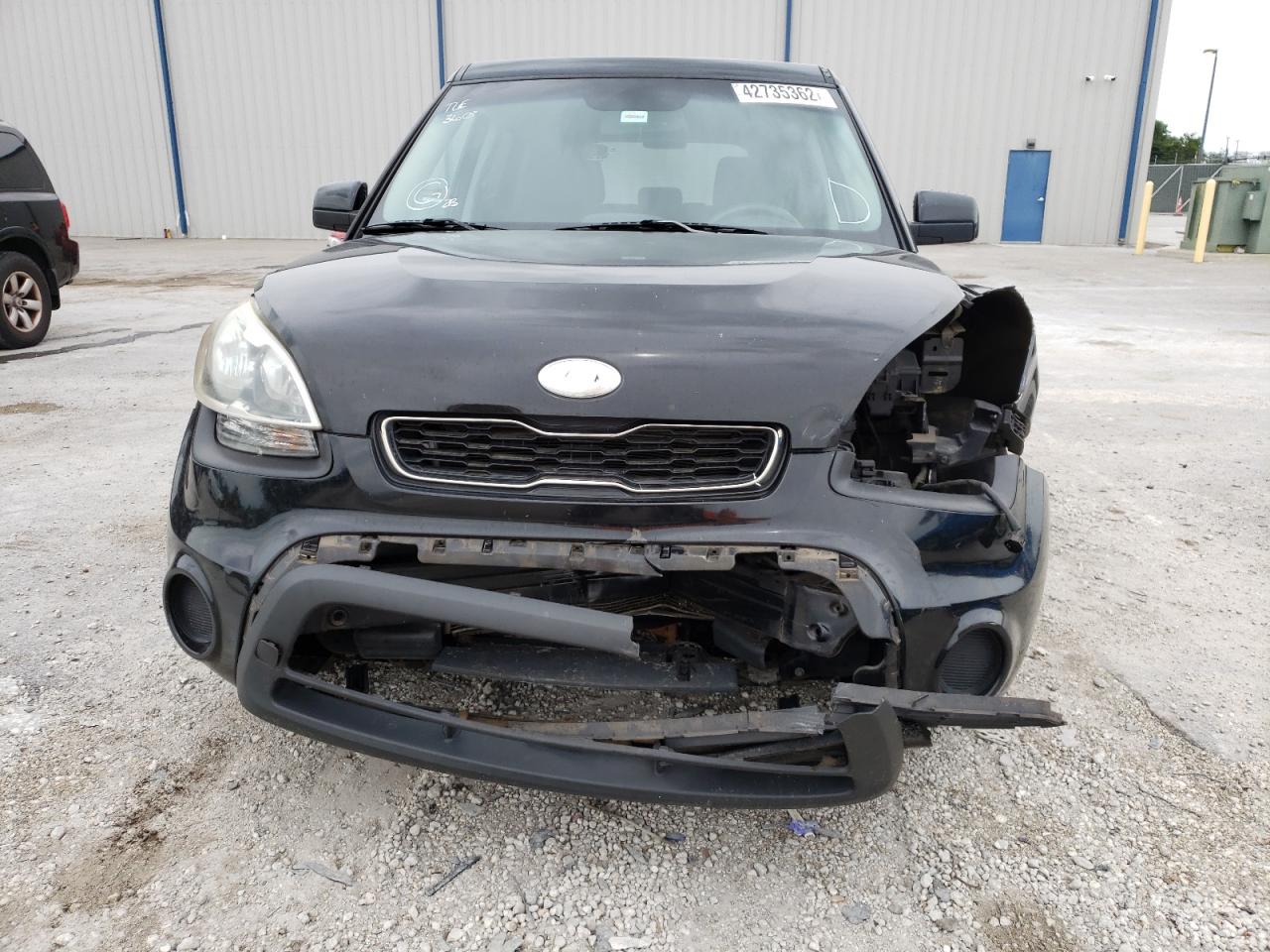 Photo 9 from auction – 2013 KIA SOUL with VIN KNDJT2A58D7569970