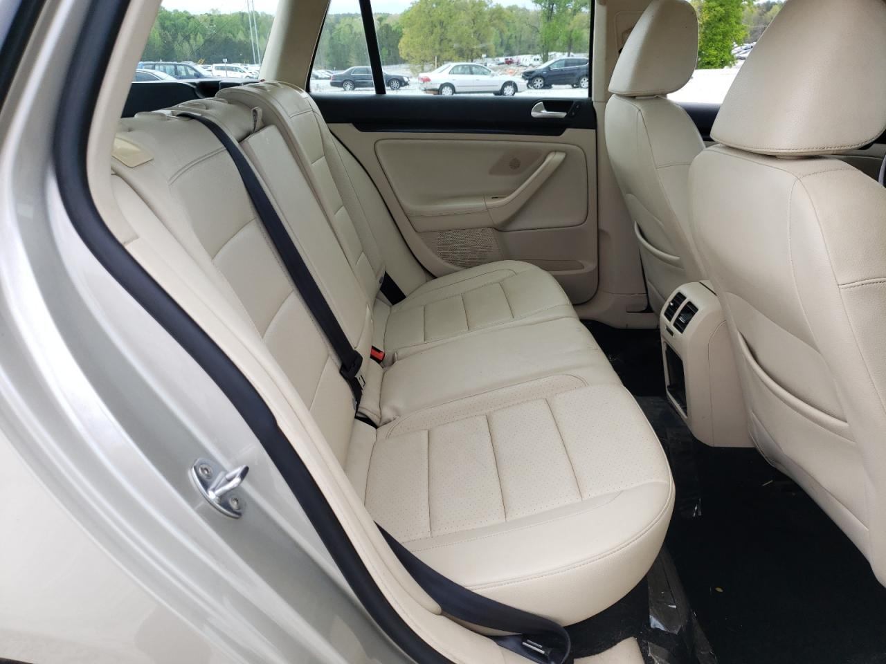 Photo 6 from auction – 2013 VOLKSWAGEN JETTA TDI with VIN 3VWPL7AJ2DM690145