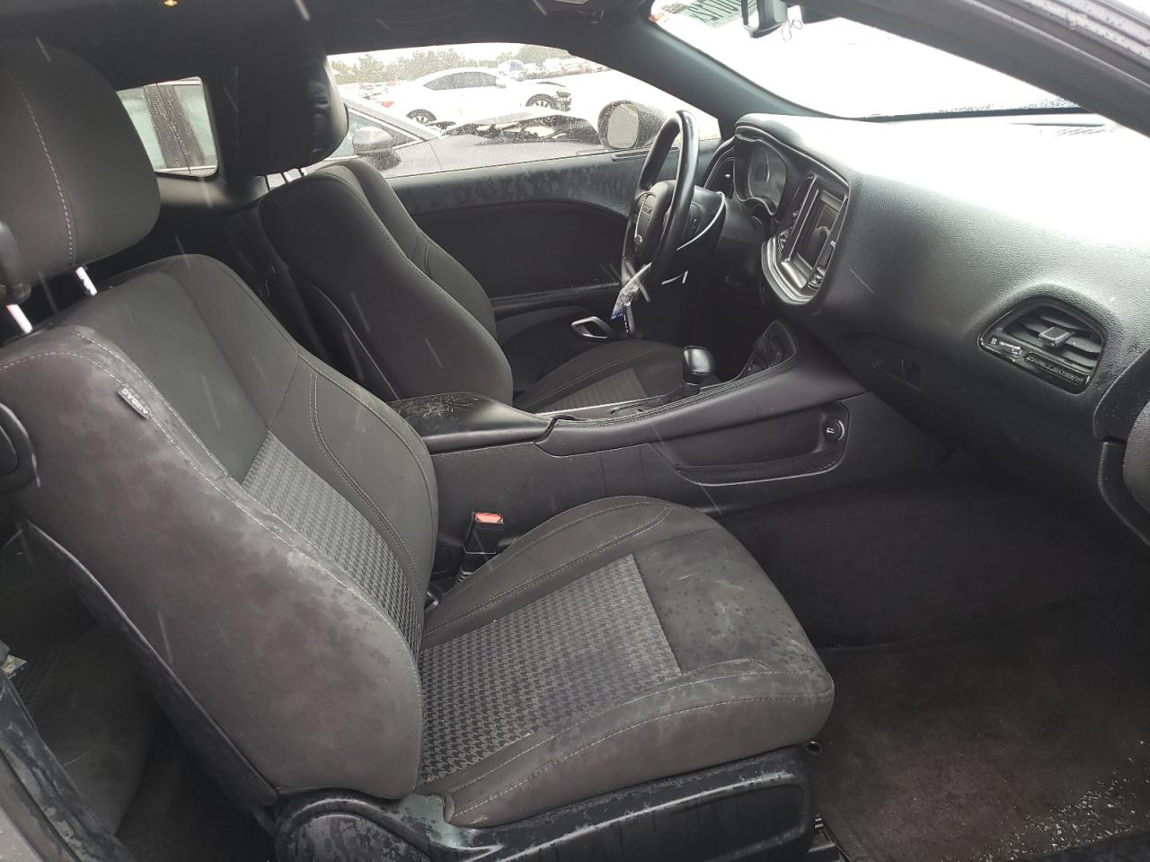 Photo 5 from auction – 2018 DODGE CHALLENGER with VIN 2C3CDZAG0JH321507