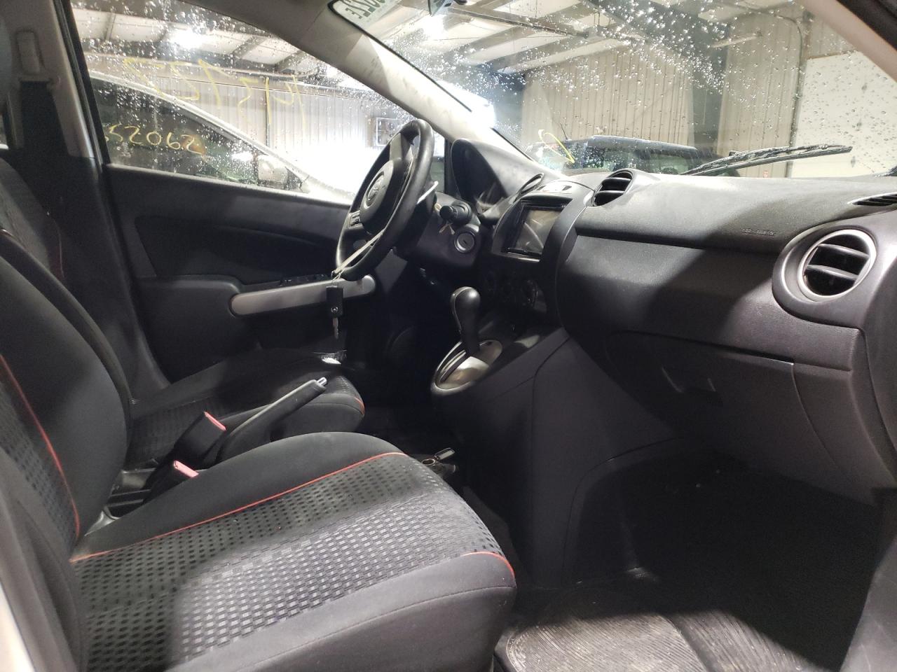 Photo 5 from auction – 2012 MAZDA MAZDA2 with VIN JM1DE1LY2C0136046