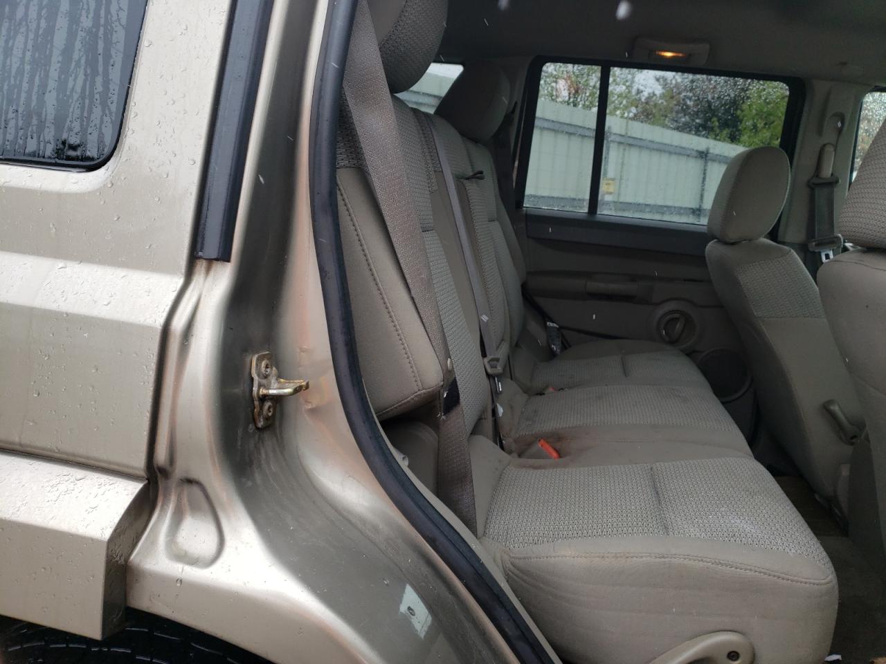 Photo 6 from auction – 2006 JEEP COMMANDER with VIN 1J8HH48K16C232437