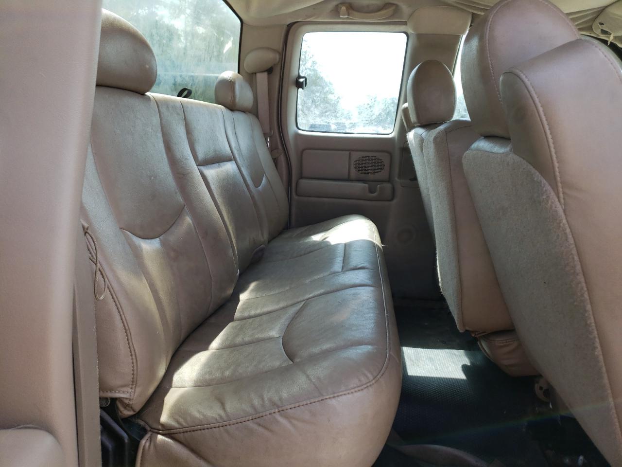 Photo 6 from auction – 2004 CHEVROLET SILVERADO with VIN 1GCEC19X94Z313150