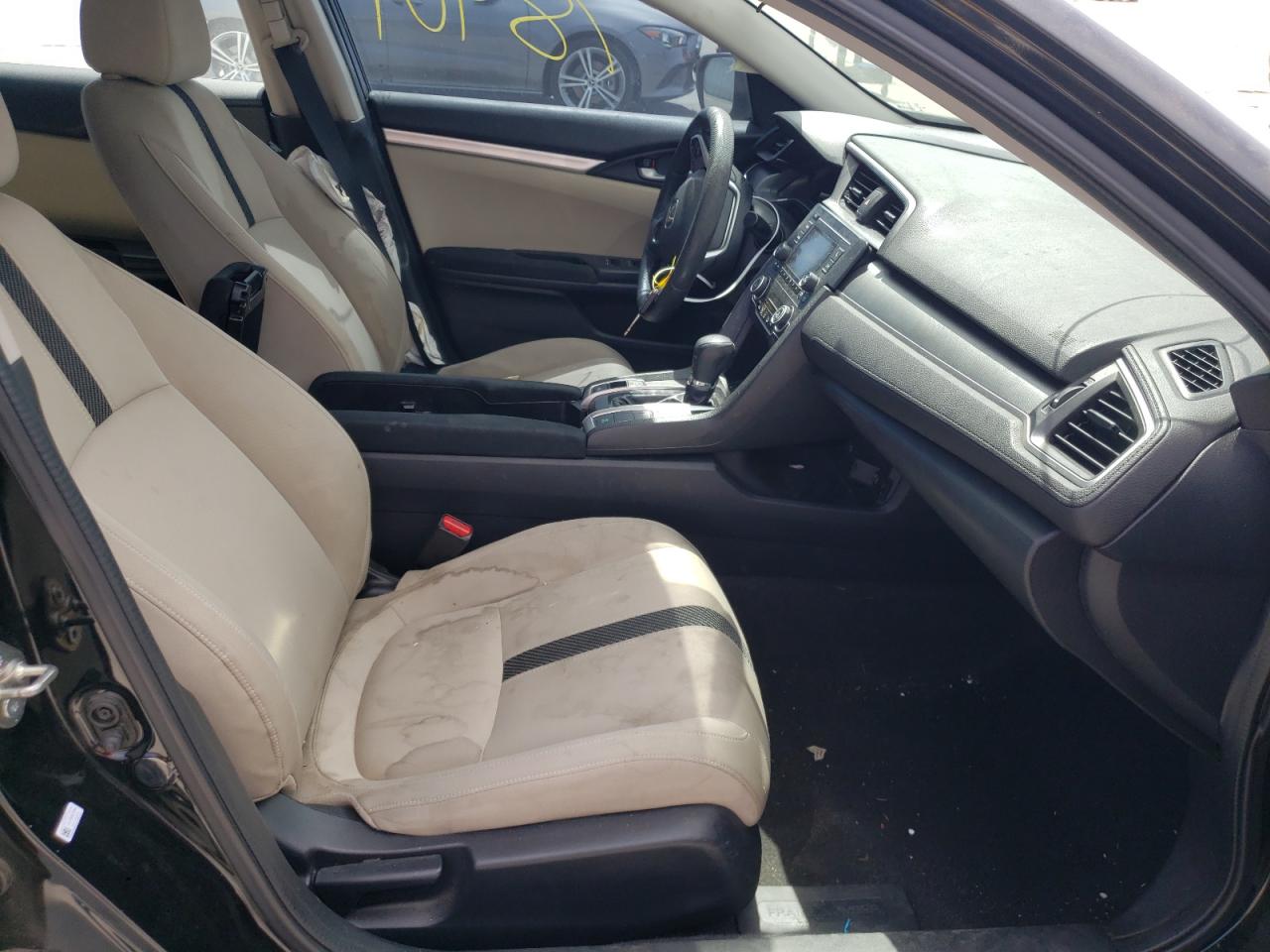 Photo 5 from auction – 2016 HONDA CIVIC LX with VIN 2HGFC2F58GH557214