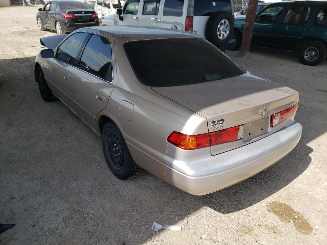 Photo 3 from auction – 2000 TOYOTA CAMRY CE with VIN 4T1BG22K9YU731332
