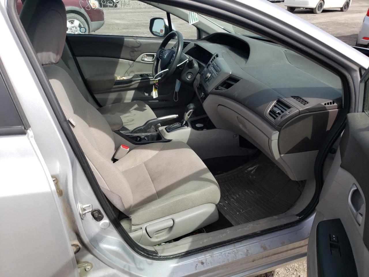 Photo 5 from auction – 2012 HONDA CIVIC LX with VIN 2HGFB2F44CH056681