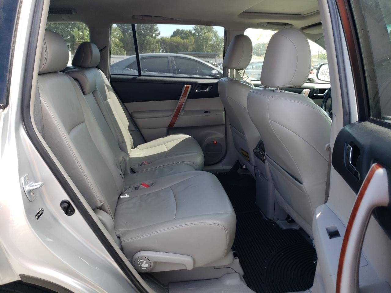 Photo 6 from auction – 2008 TOYOTA HIGHLANDER with VIN JTEDS42A582063129