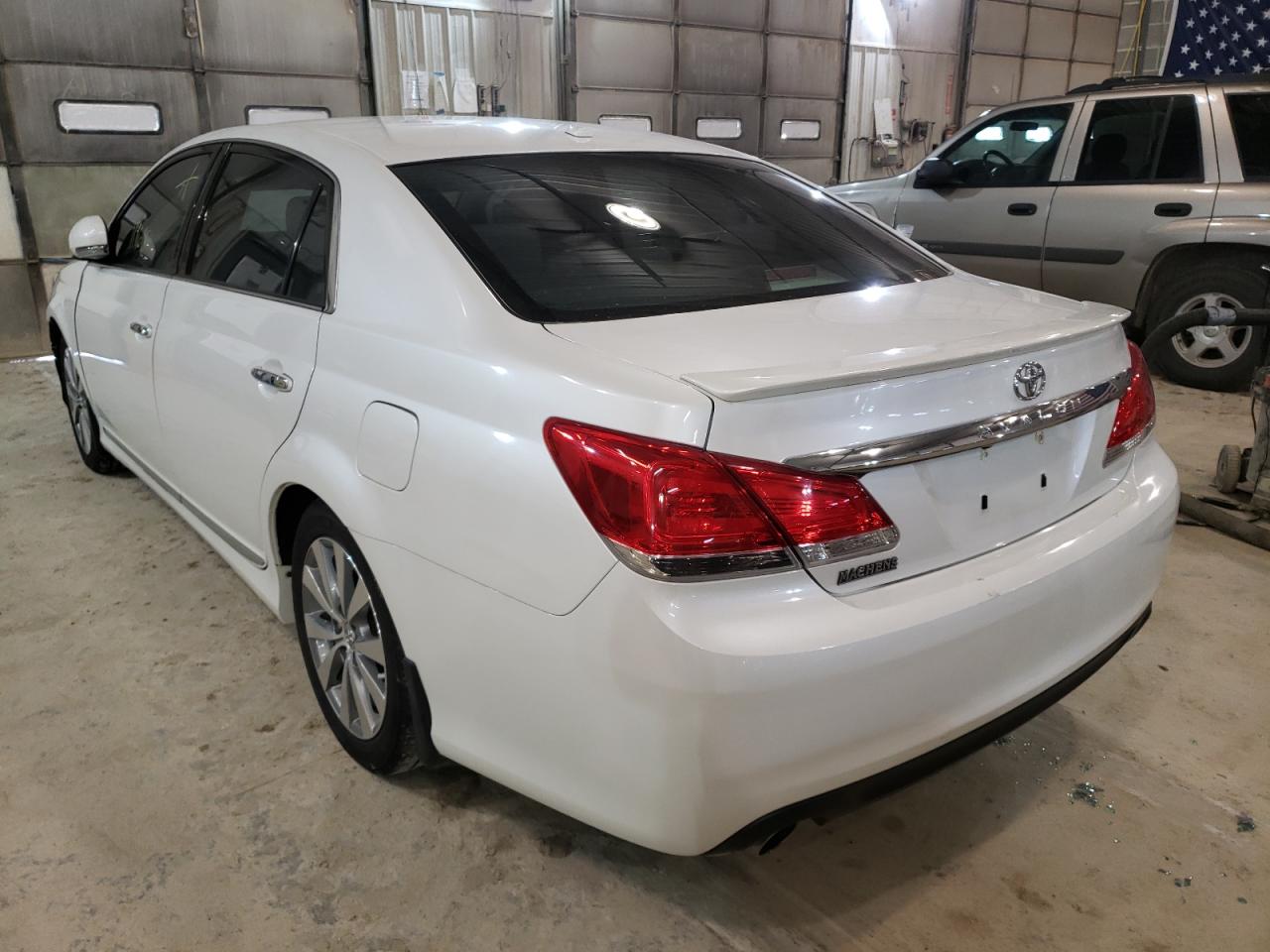 Photo 3 from auction – 2012 TOYOTA AVALON BAS with VIN 4T1BK3DB6CU472972