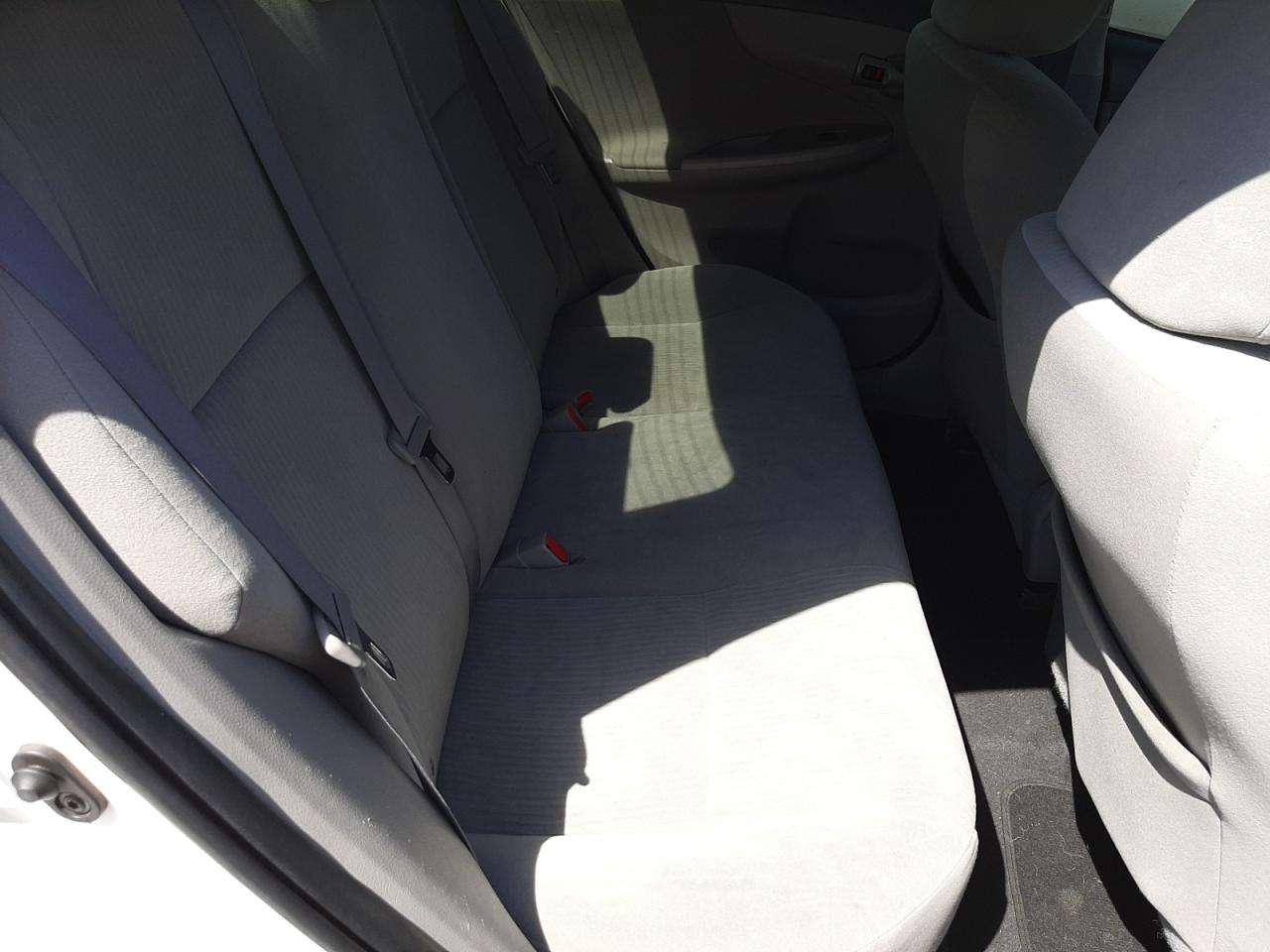 Photo 6 from auction – 2010 TOYOTA COROLLA with VIN 1NXBU4EE1AZ194990