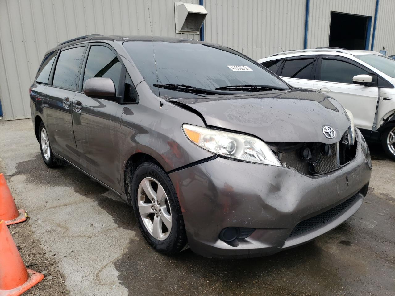 TOYOTA SIENNA LE 2013 with VIN 5TDKK3DC8DS342064 - Photo from auction