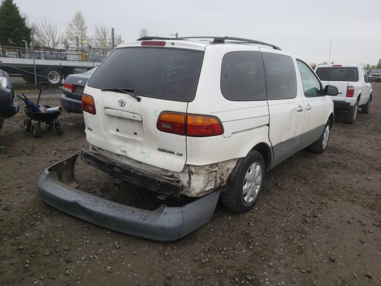 Photo 9 from auction – 2000 TOYOTA SIENNA LE with VIN 4T3ZF13C5YU173344