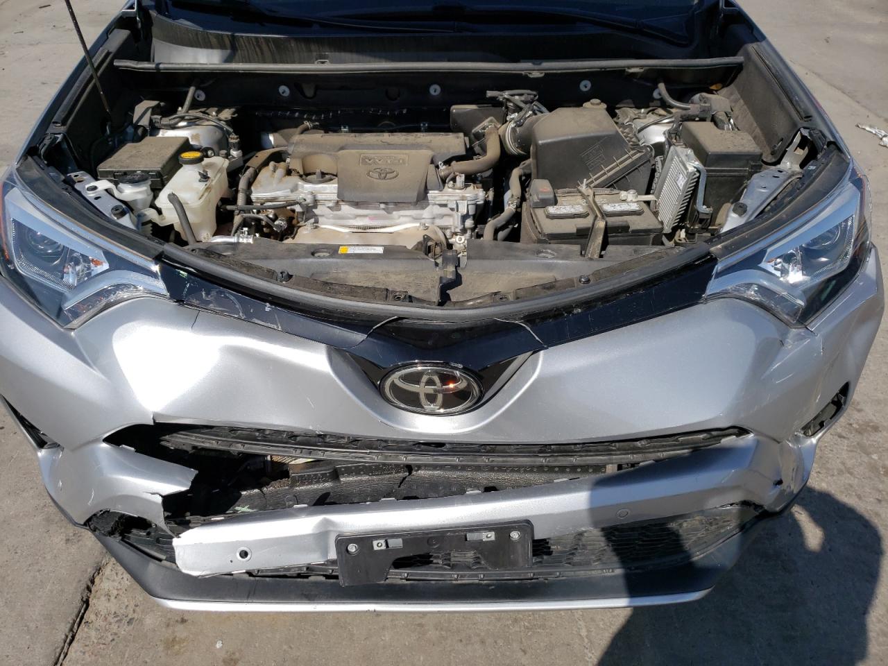 Photo 7 from auction – 2016 TOYOTA RAV4 SE with VIN 2T3JFREV6GW413719