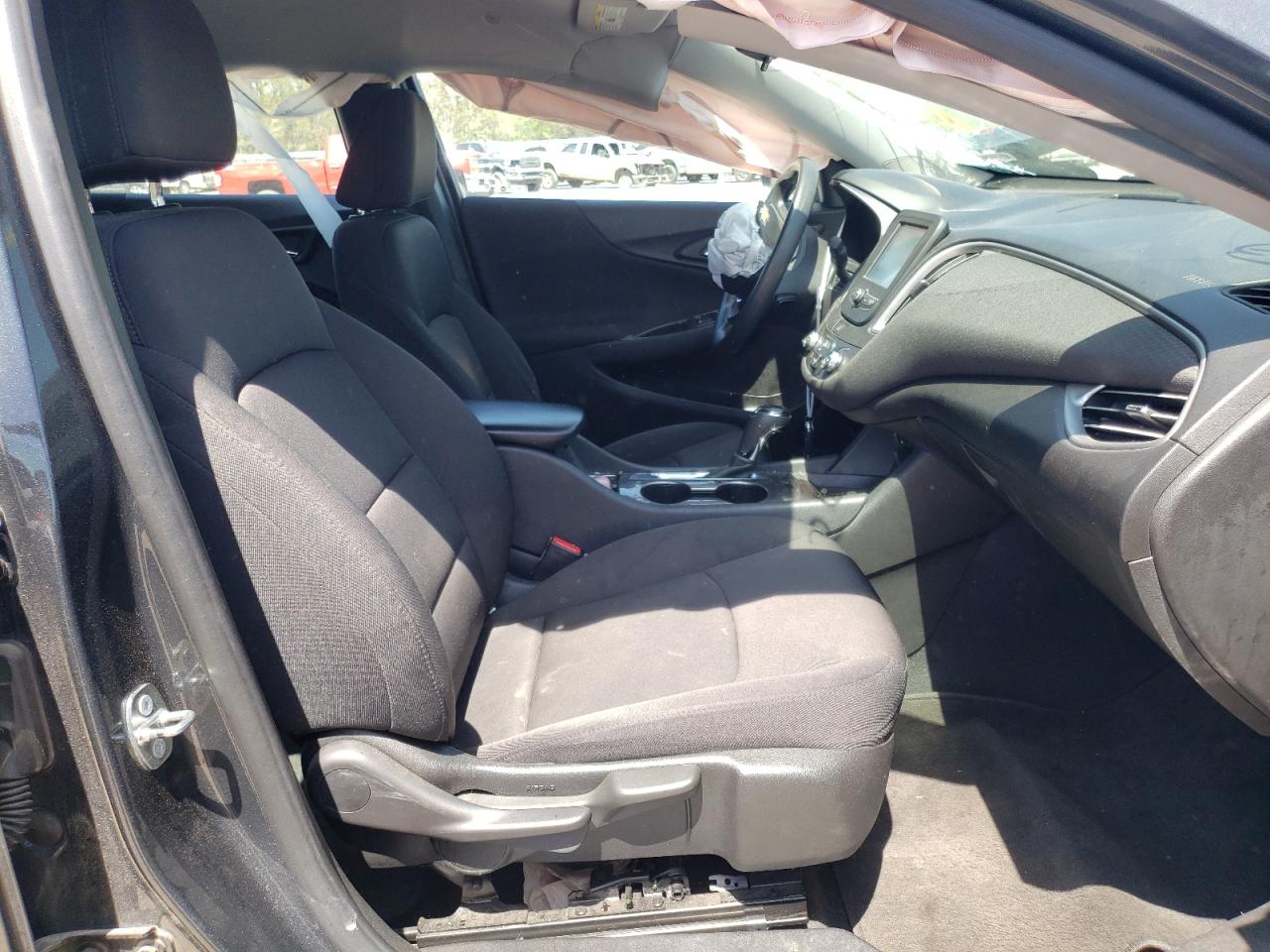 Photo 5 from auction – 2018 CHEVROLET MALIBU LS with VIN 1G1ZB5ST0JF226858