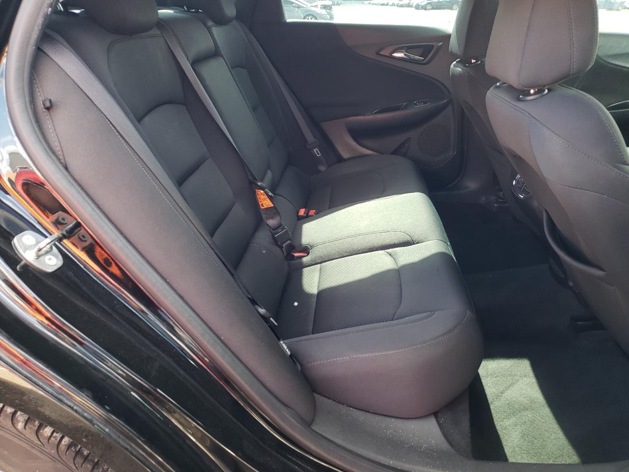 Photo 6 from auction – 2016 CHEVROLET MALIBU LT with VIN 1G1ZE5ST1GF291072