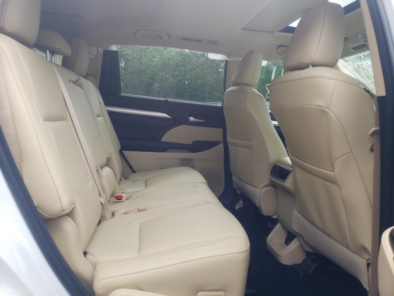 صورة رقم 6 من المزاد - 2018 TOYOTA HIGHLANDER مع VIN 5TDKZRFH7JS530528