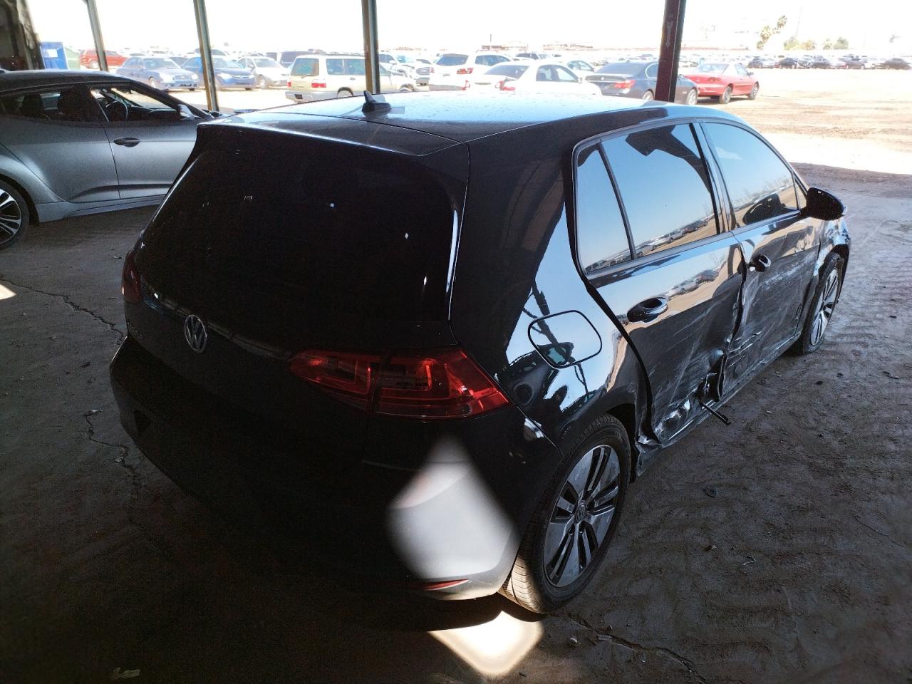 Photo 4 from auction – 2016 VOLKSWAGEN E-GOLF SE with VIN WVWKP7AU9GW911000