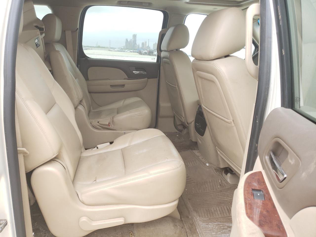 Photo 6 from auction – 2013 CHEVROLET SUBURBAN C with VIN 1GNSCKE01DR296305
