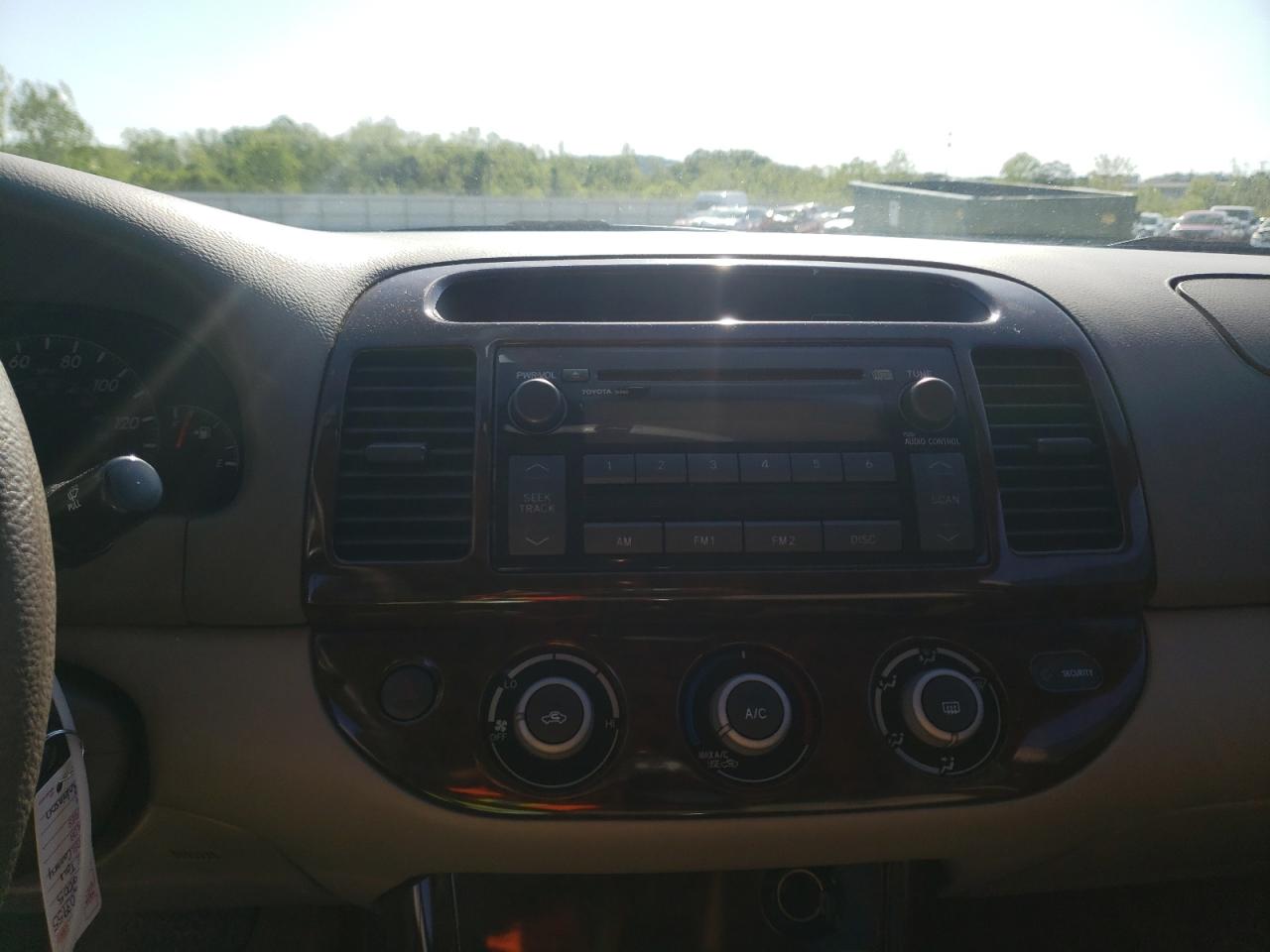 Photo 9 from auction – 2005 TOYOTA CAMRY LE with VIN 4T1BF32K15U108386