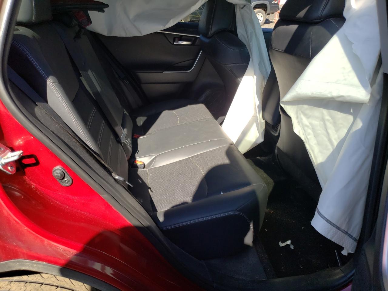 Photo 6 from auction – 2019 TOYOTA RAV4 LIMIT with VIN 2T3N1RFV5KC042996
