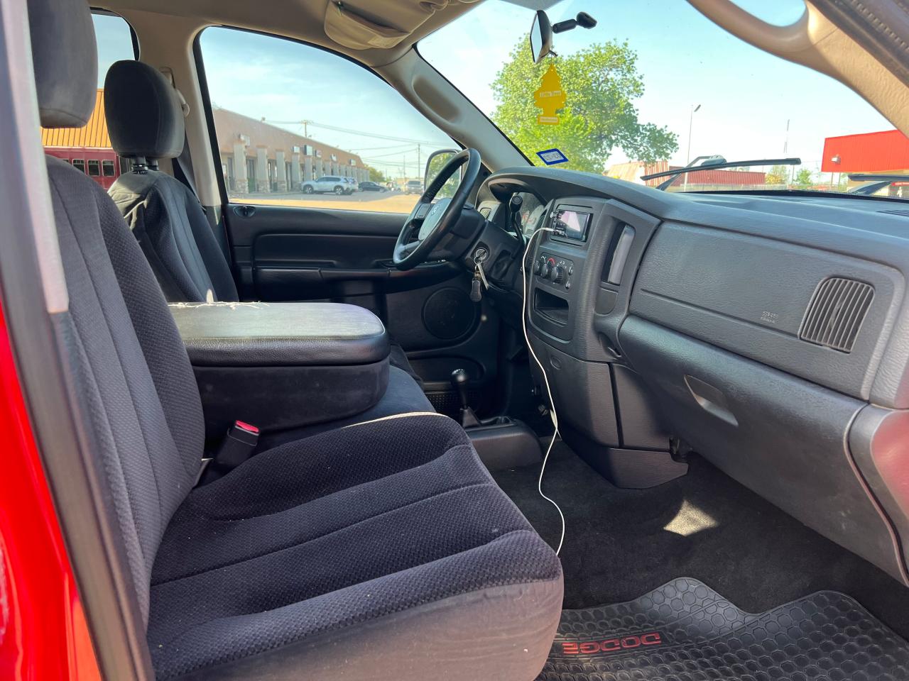 Photo 5 from auction – 2005 DODGE RAM 1500 S with VIN 1D7HU18D55S197477