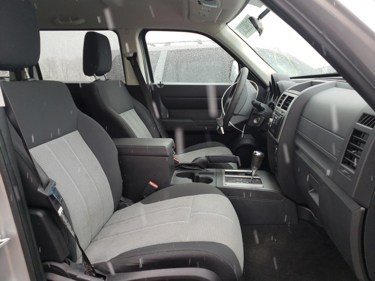 Photo 5 from auction – 2008 DODGE NITRO SXT with VIN 1D8GU28K98W139252