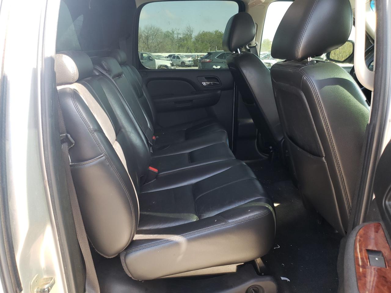 Photo 6 from auction – 2011 CHEVROLET AVALANCHE with VIN 3GNMCFE03BG106825