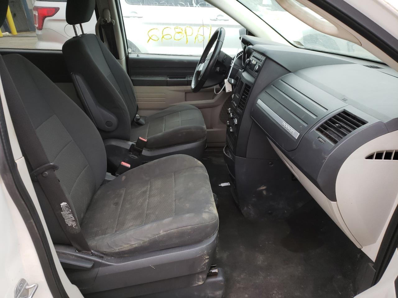 Photo 5 from auction – 2008 DODGE GRAND CARA with VIN 2D8HN44H18R633654
