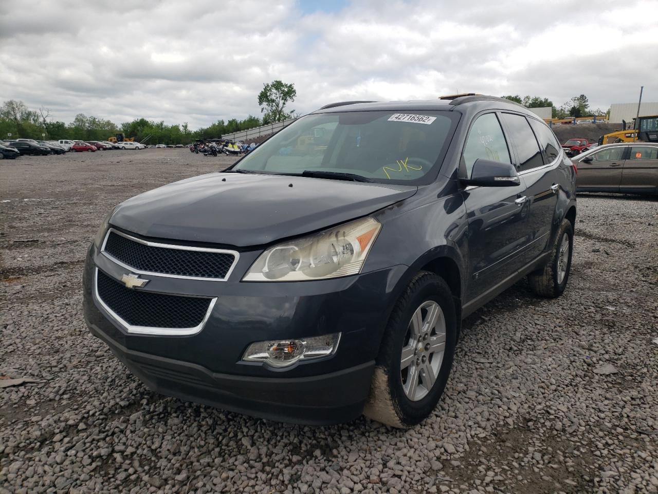 Zdjęcie 2 z aukcji – 2010 CHEVROLET TRAVERSE L z VIN 1GNLRFED2AS118758