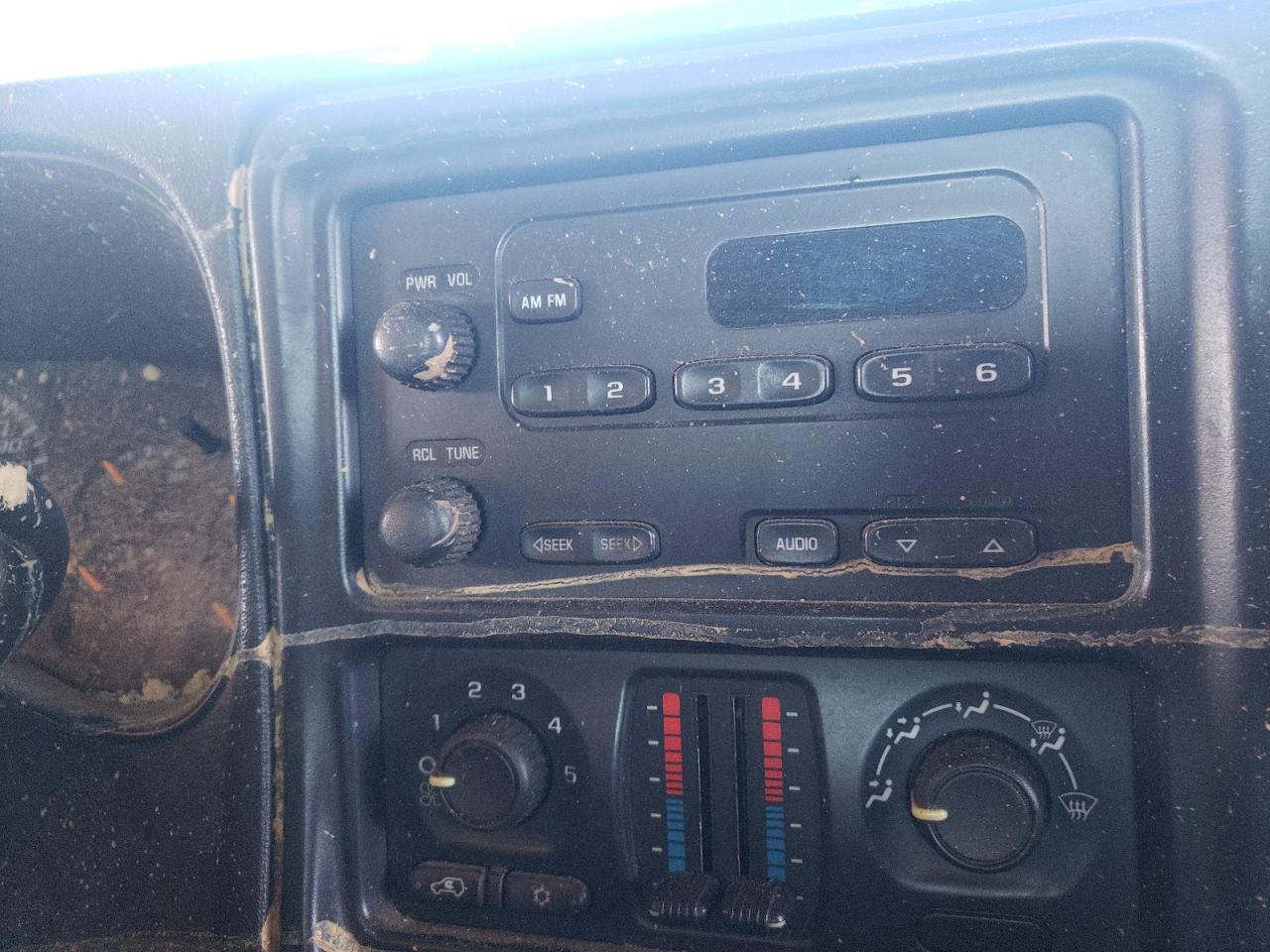Photo 9 from auction – 2004 CHEVROLET SILVERADO with VIN 1GCHC23U84F212166