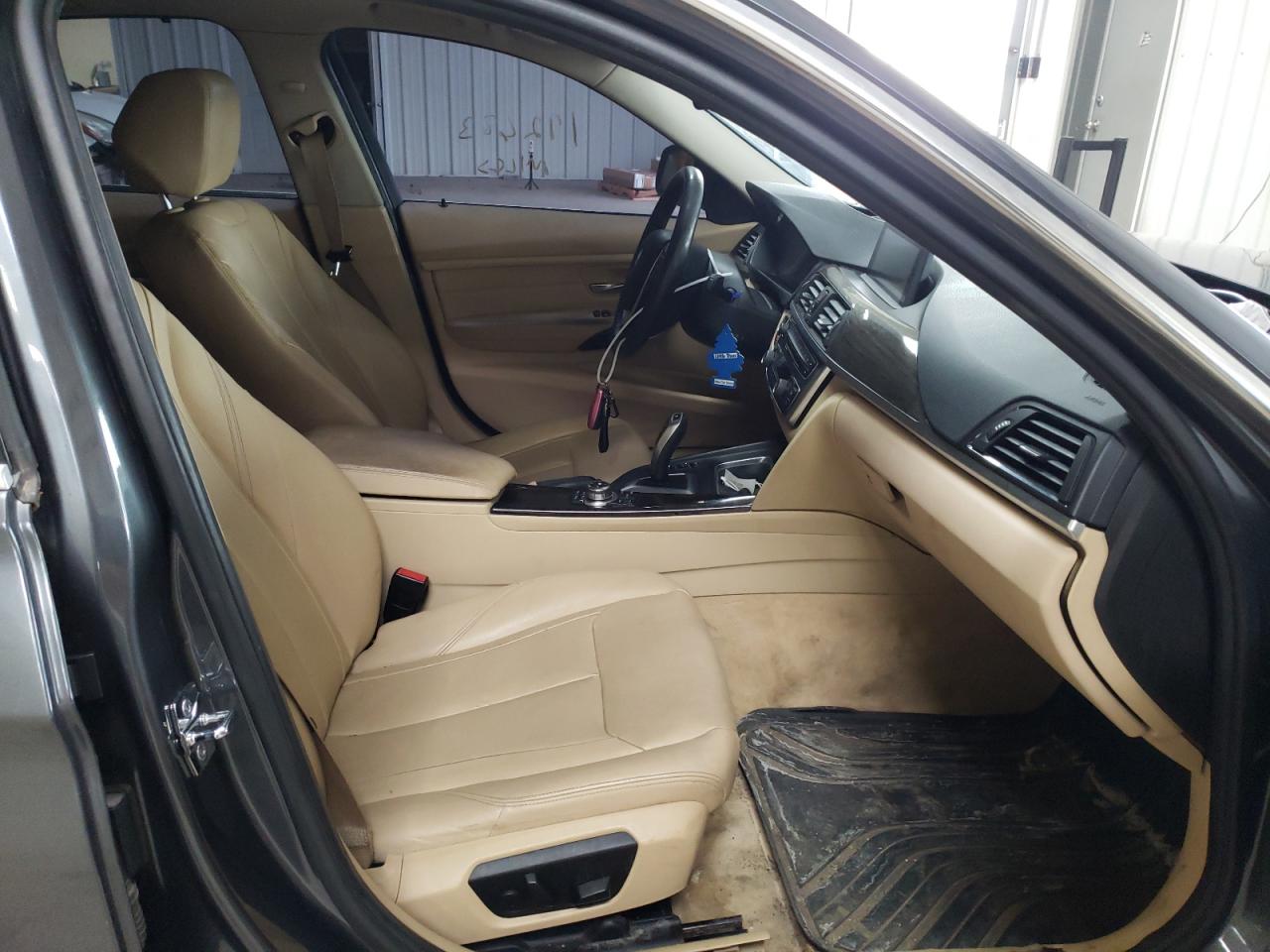 Photo 5 from auction – 2012 BMW 328 I with VIN WBA3A5C50CF256040
