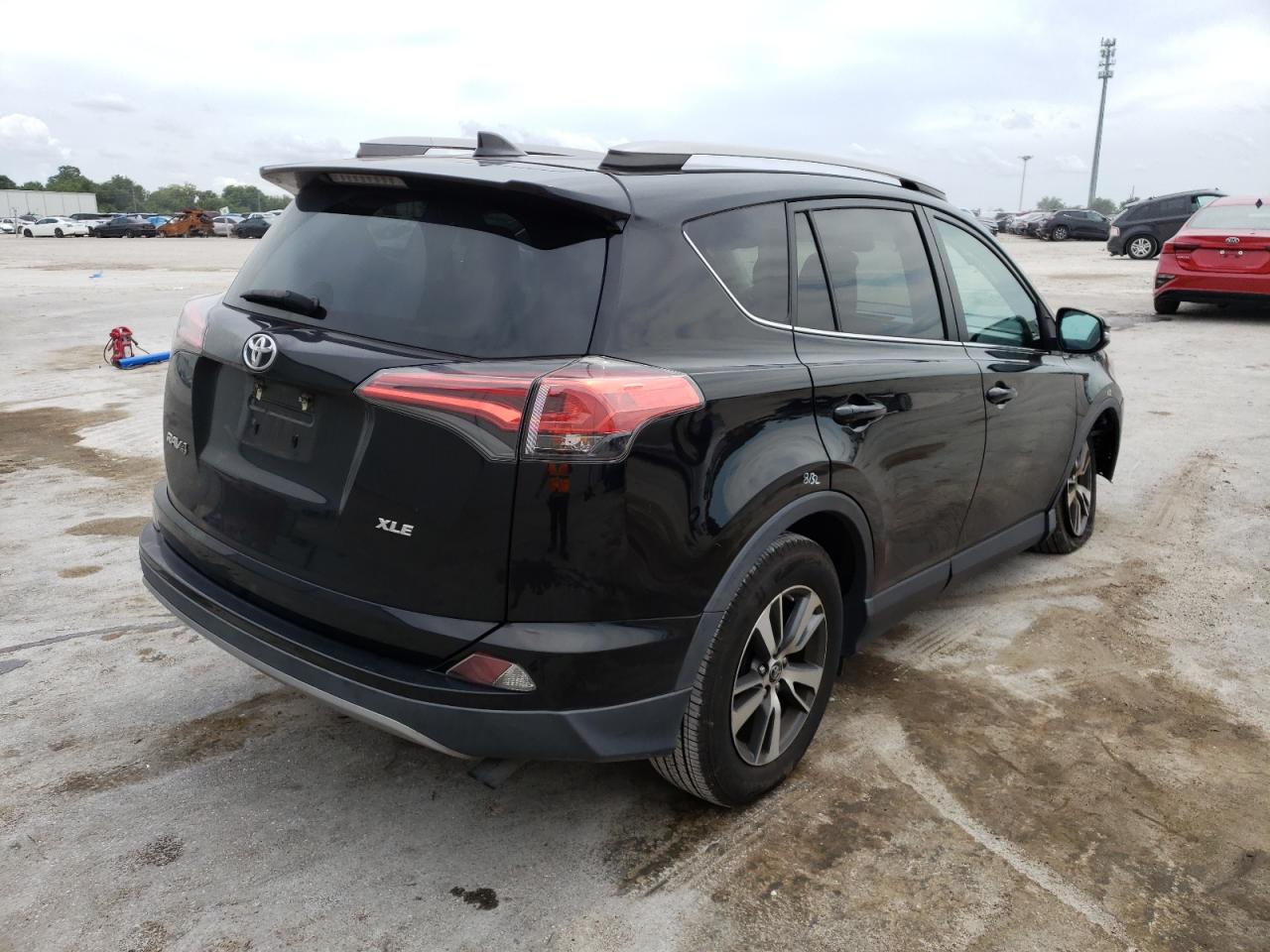 Photo 4 from auction – 2017 TOYOTA RAV4 XLE with VIN 2T3WFREV0HW390672