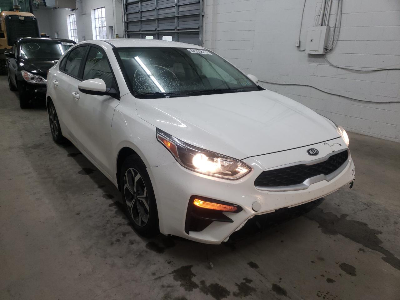 KIA FORTE FE 2021 with VIN 3KPF24AD7ME385857 - Photo from auction