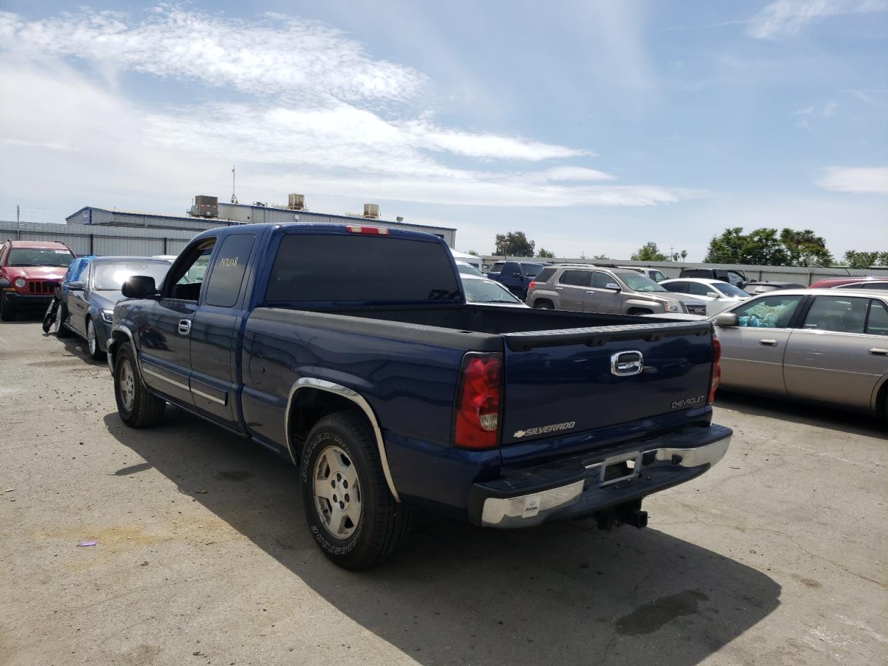 Photo 3 from auction – 2004 CHEVROLET SILVERADO with VIN 2GCEC19T541365848