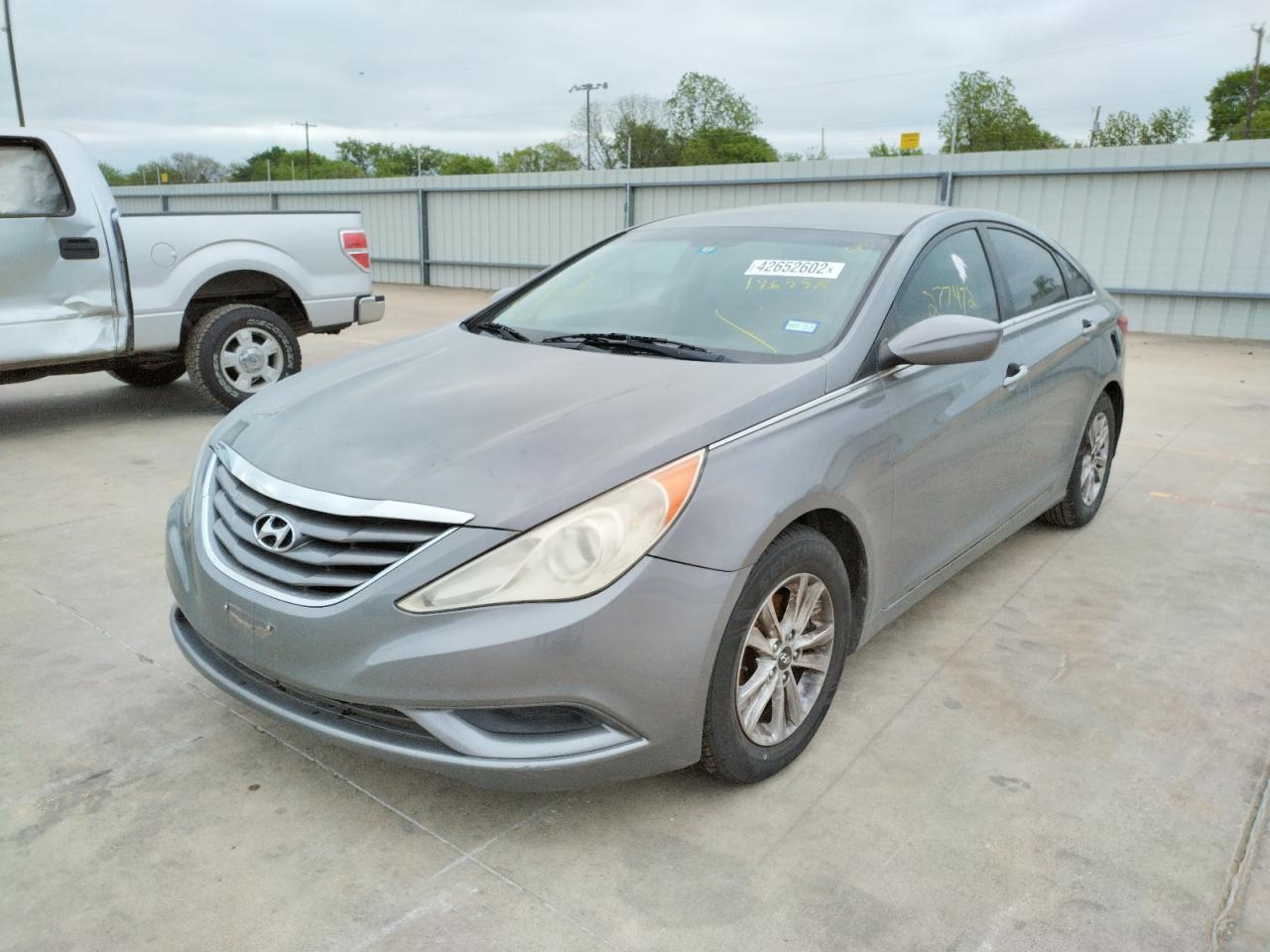 Photo 2 from auction – 2011 HYUNDAI SONATA GLS with VIN 5NPEB4AC0BH196558