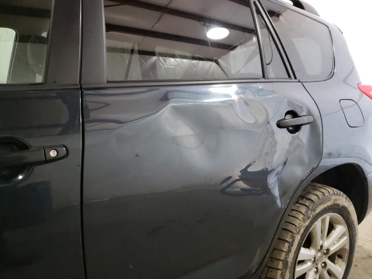 Photo 9 from auction – 2011 TOYOTA RAV4 with VIN 2T3BF4DV9BW094690