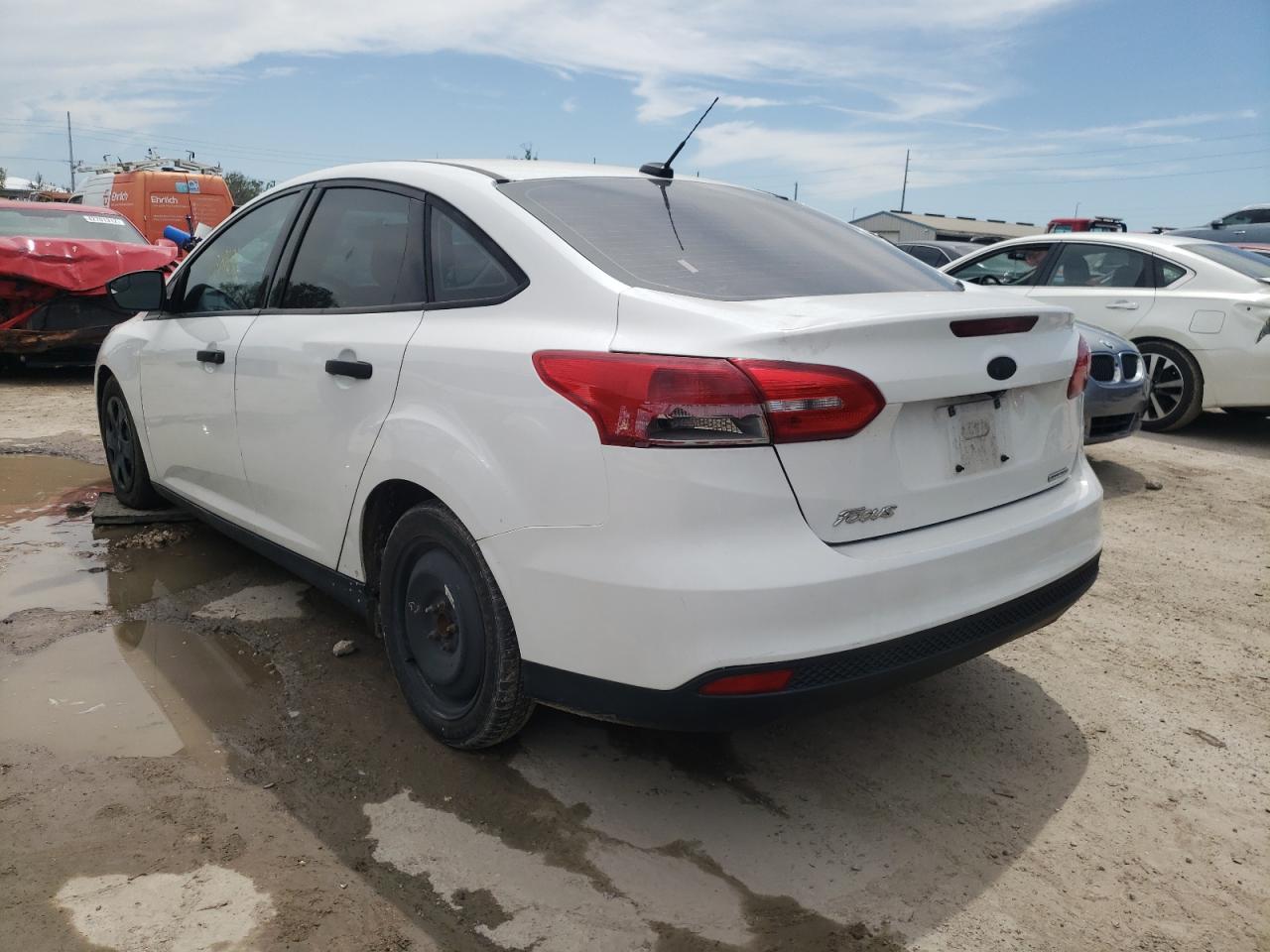 Photo 3 from auction – 2016 FORD FOCUS S with VIN 1FADP3E21GL328504