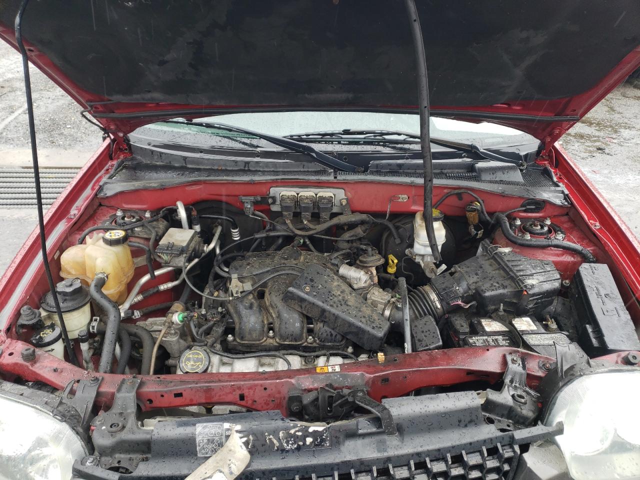 Photo 7 from auction – 2004 FORD ESCAPE XLT with VIN 1FMYU03165KA22541